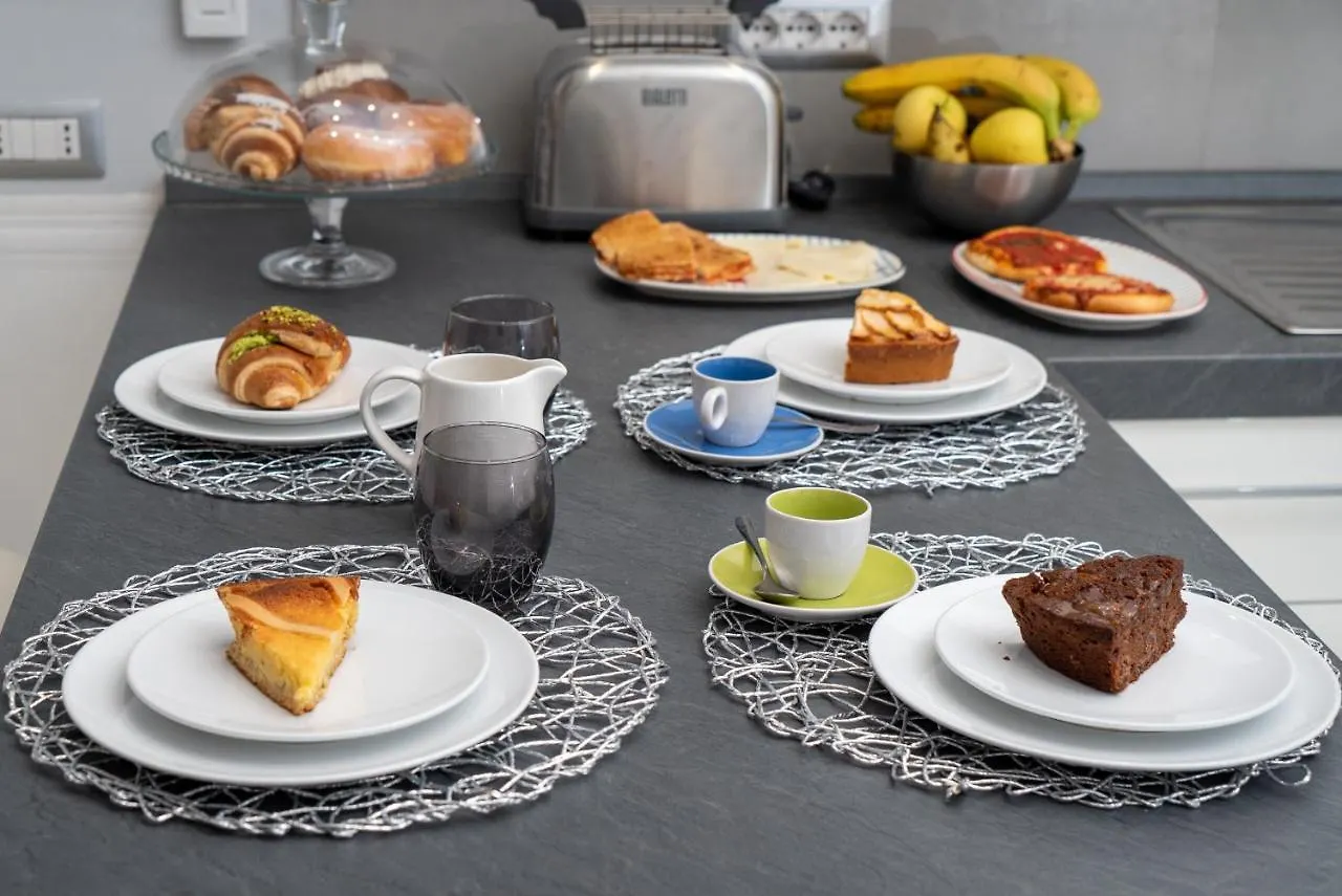 Bed and breakfast Napoliviva Bovio 3*, Naples